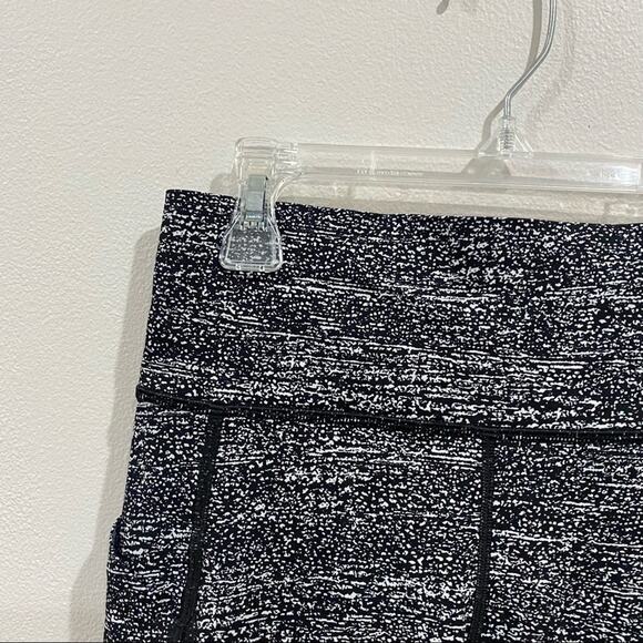 Lululemon Pace Perfect 7/8 Tight Pants Sz 6 Black White Sculpt High Rise Legging - Picture 4 of 14